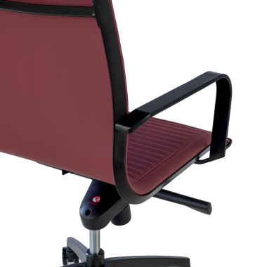 sillon de oficina rojo estructura negra ecopiel piel sintetica brazos fijos 6