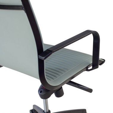 sillon de oficina gris estructura negra ecopiel piel sintetica brazos fijos 6