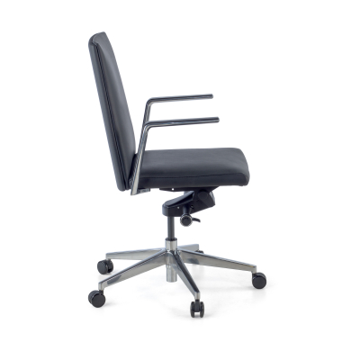 sillon de oficina negro respaldo bajo piel natural brazos fijos 4