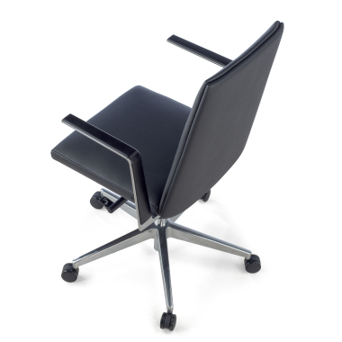 sillon de oficina negro respaldo bajo piel natural brazos fijos 7
