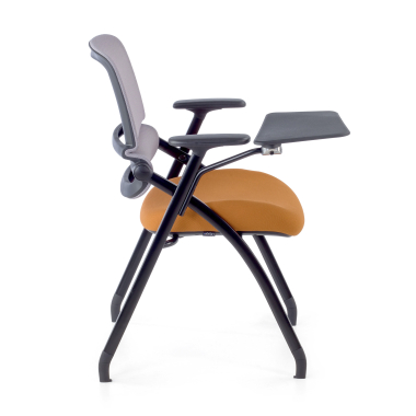 silla con pala naranja con pala de escritura malla brazos moviles 7