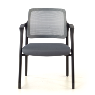 silla de visita gris con brazos malla brazos fijos 3