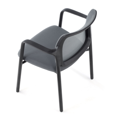 silla de visita gris con brazos malla brazos fijos 11