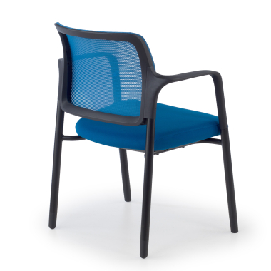 silla de visita azul con brazos malla brazos fijos 7