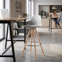 Taburete alto Norway con patas de madera, diseño escandinavo