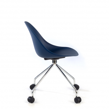 silla de reuniones azul con ruedas plastico sin brazos 4