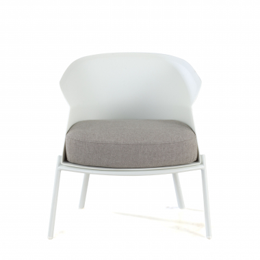 silla sala de espera blanco patas de madera tela sin brazos 3