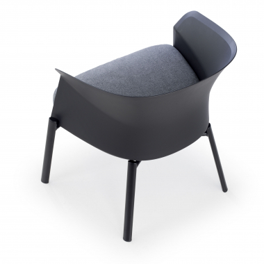 silla sala de espera negro patas de madera tela sin brazos 7