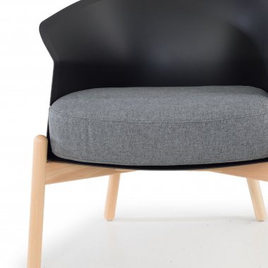 silla sala de espera negro patas de metal tela sin brazos 6