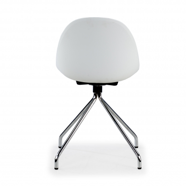 silla de reuniones blanco base piramide plastico sin brazos 8