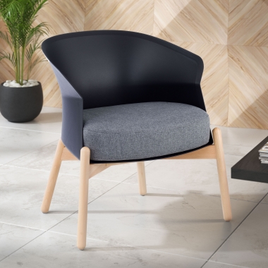 silla sala de espera negro patas de metal tela sin brazos 2