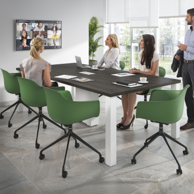silla de reuniones negro verde con ruedas plastico brazos fijos 2