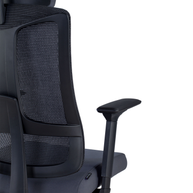 silla ergonomica gris estructura negra malla brazos regulables 3d soporte lumbar reposacabezas 9